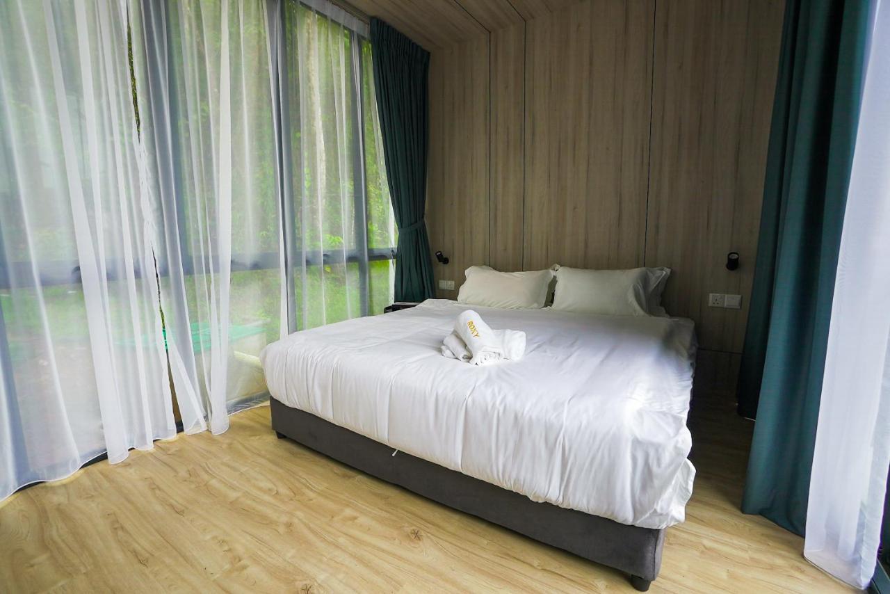 Roxy Tasik Biru Resort City Bau Exterior photo