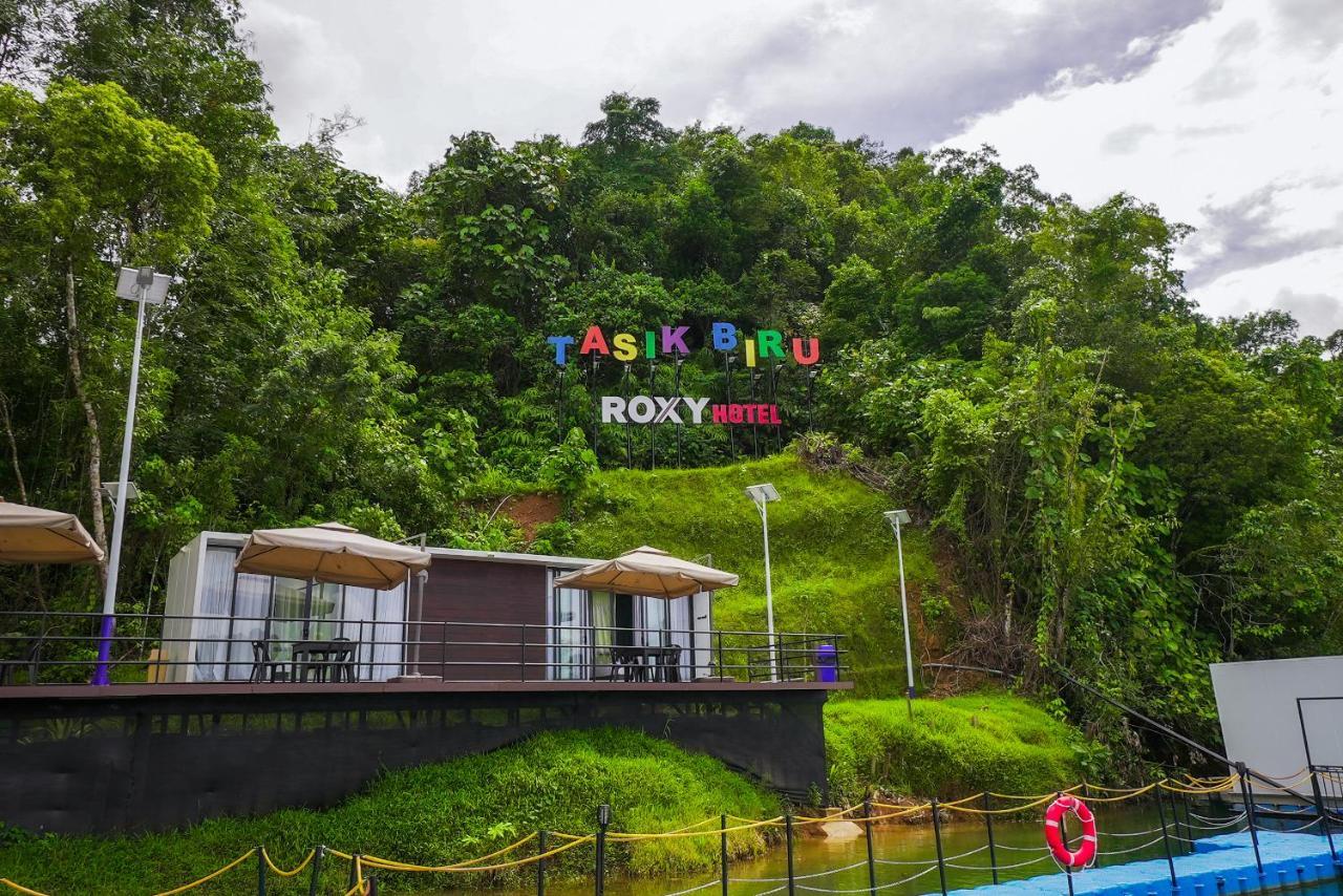 Roxy Tasik Biru Resort City Bau Exterior photo